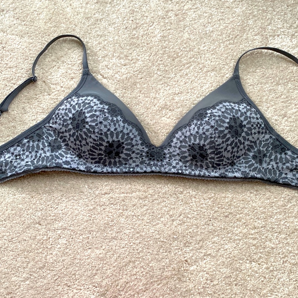 Aerie Size 34A Real Happy Wireless Lightly Lined Bra Gray Lace
